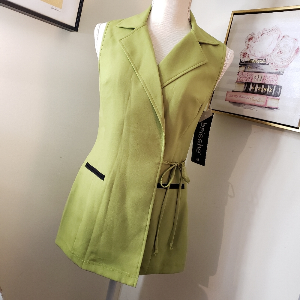 Brioche sleeveless suit top exellent brand new